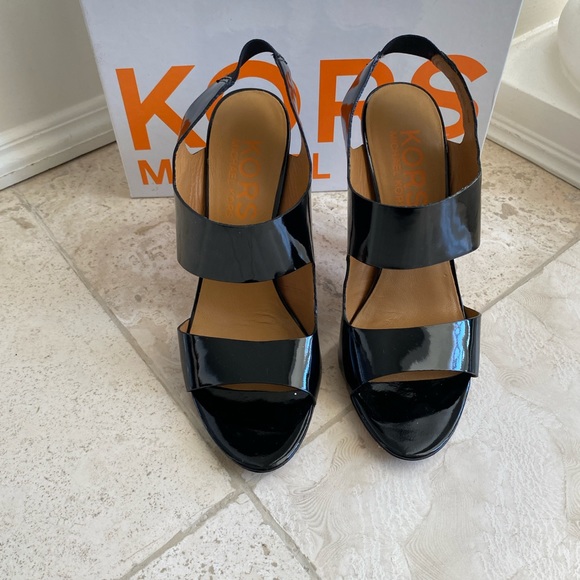 Kors-Michael Kors -Patent Leather Heels - Picture 3 of 8
